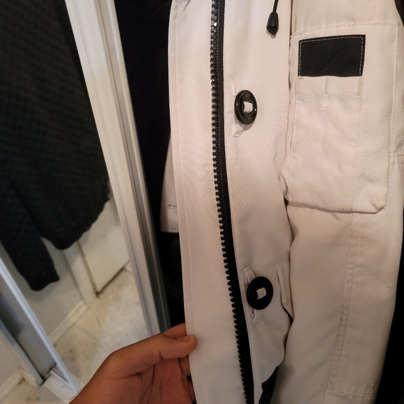 Women White Bomber size small - Picture 9 of 9